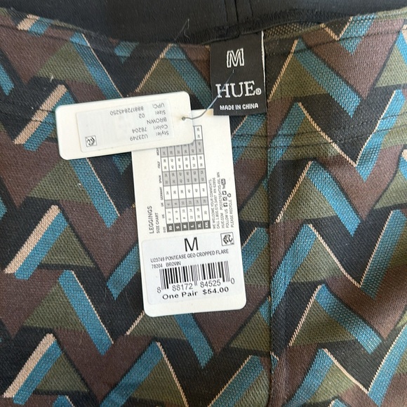 🆕 Woman’s Hue Cropped Flare Legging - Picture 3 of 3